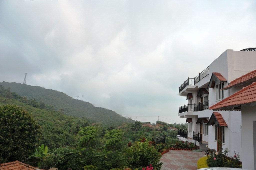102-TempleVue CoupleStay-Pvt Balcony-Hill View-OTT