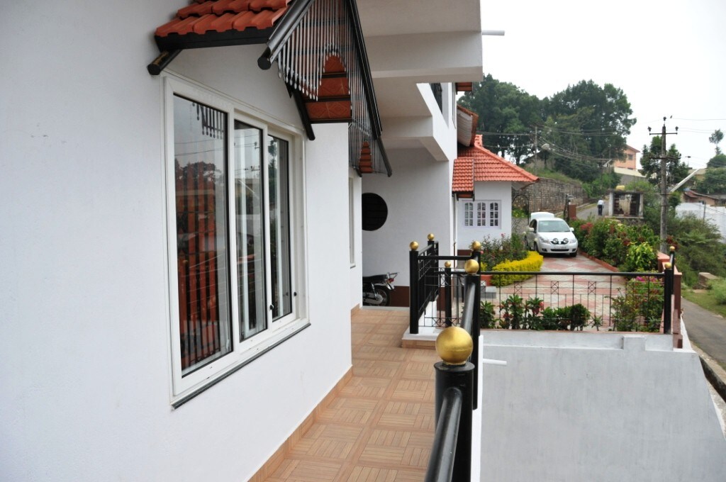 201-TempleVue CoupleStay-Pvt Balcony-Hill View-OTT