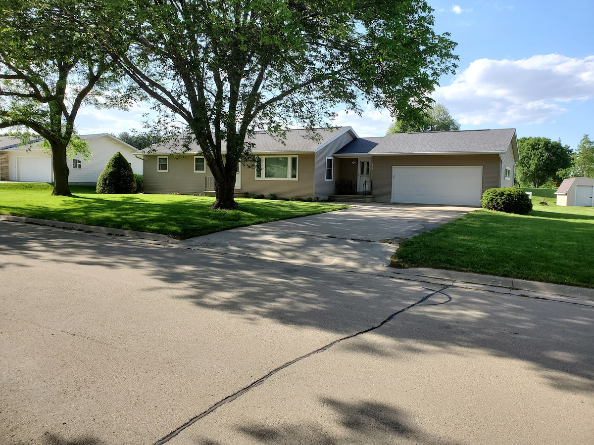 Grandma's Guest House - 3 Bedroom Home