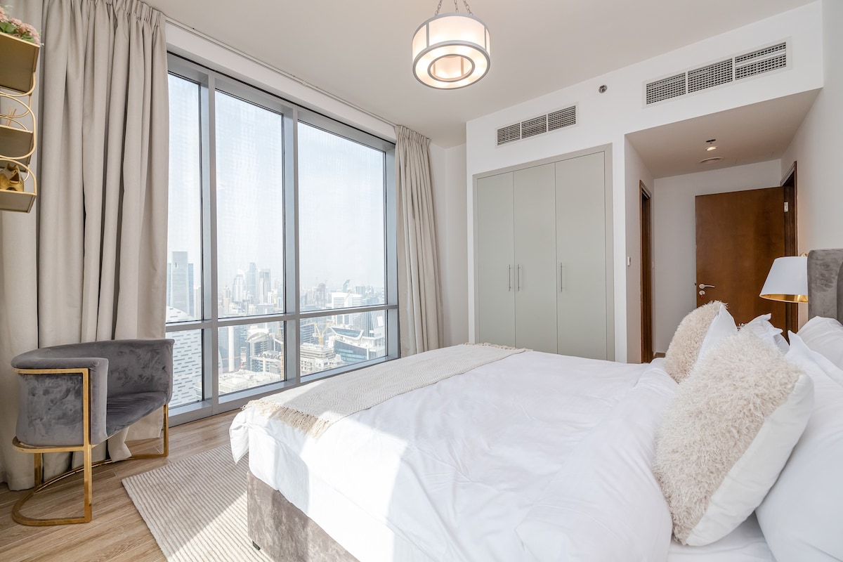 Spacious 3BDR +maid room / Burj Khalifa View