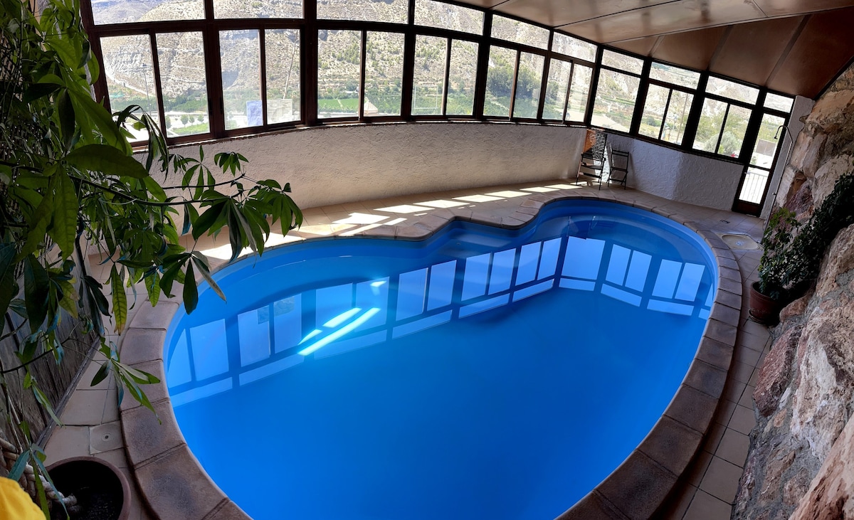 Casa-Cueva con encanto, piscina comunitaria
