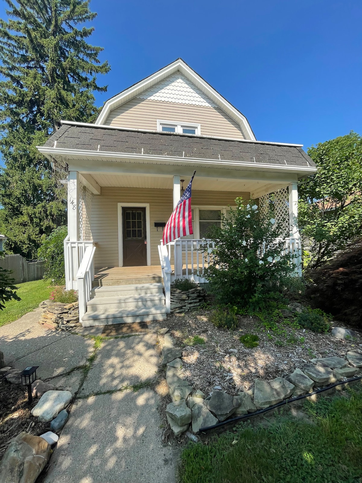 Private home near Hillsdale Hospital