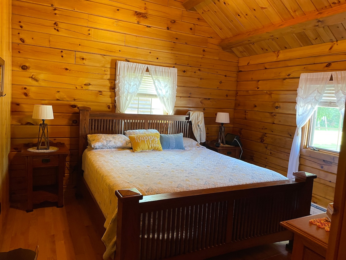 舒适的2卧室真正木屋