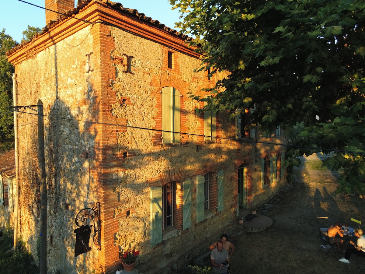 Quiet house in the countryside