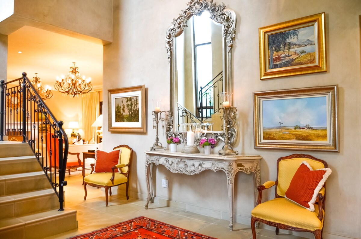 Serene Villa Luxury Experience