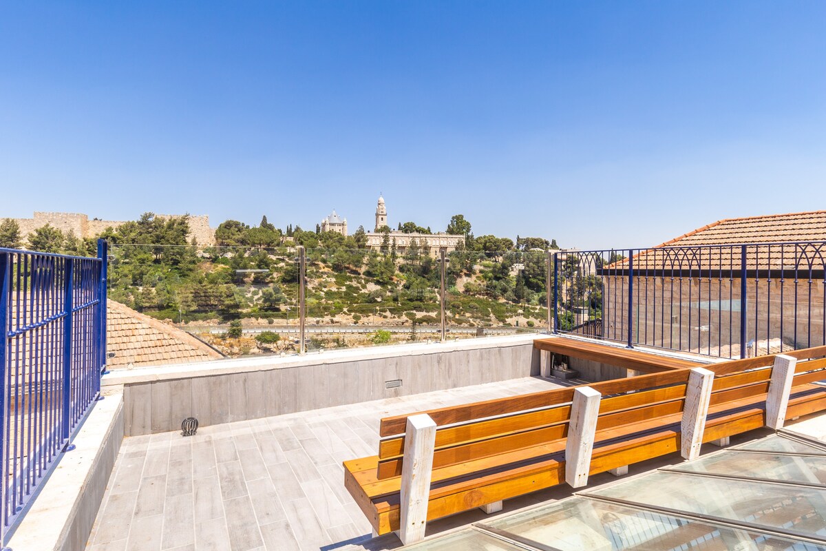 Designer Villa in Yemin Moshe 2Bd/2Ba/2Ba, by Mamilla