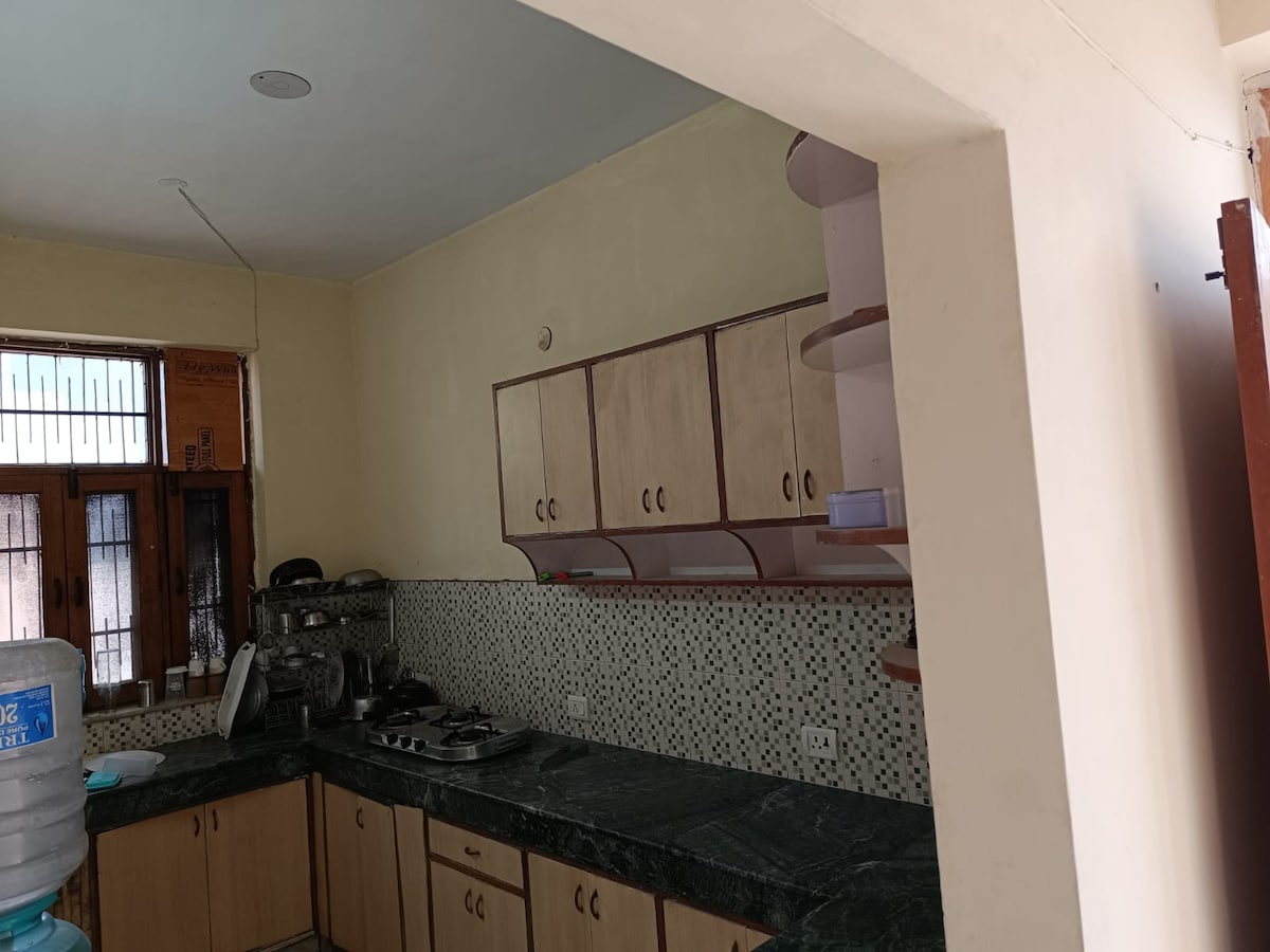 Lovely 1 Bedroom Very Specious Size at 2nd Floor