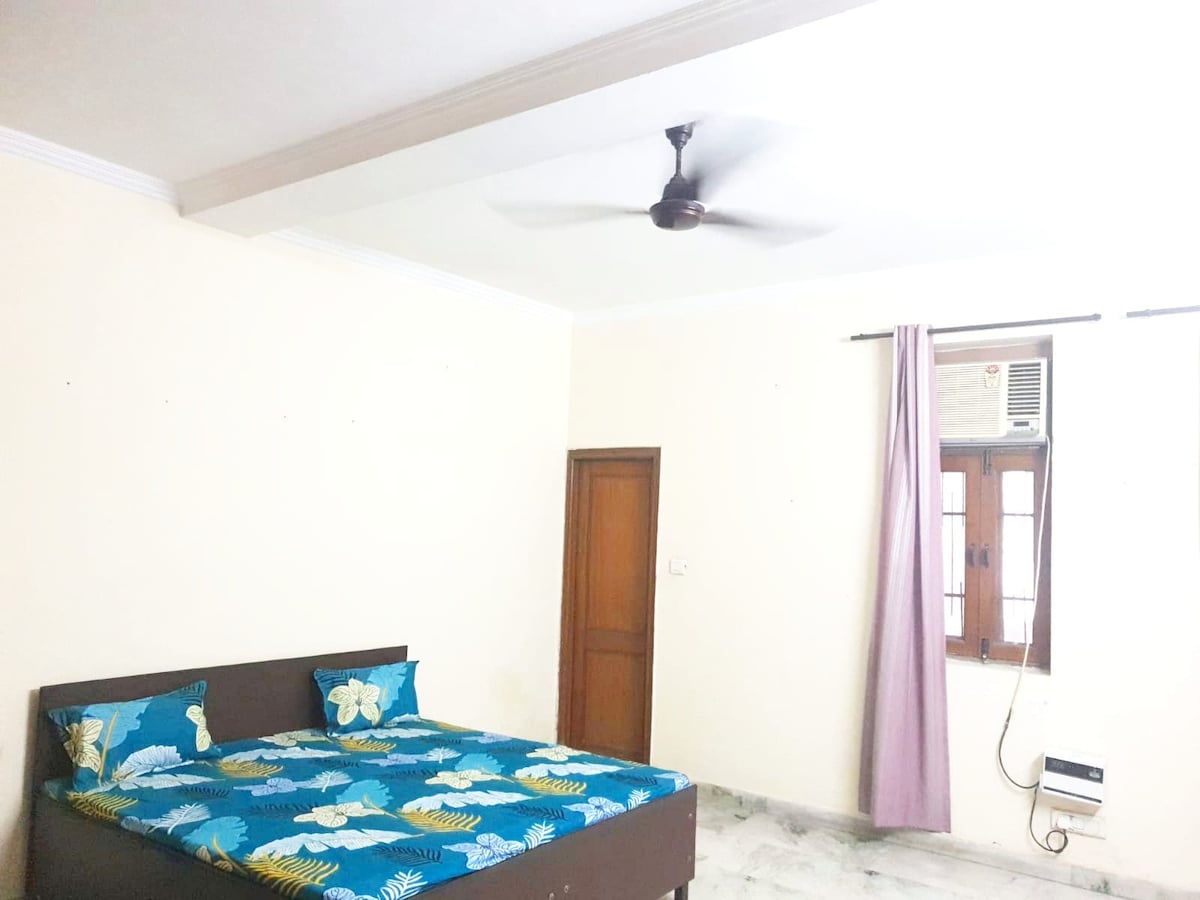 Lovely 1 Bedroom Very Specious Size at 2nd Floor