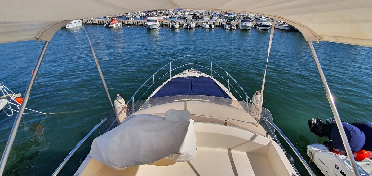 Luxury private yacht in Ashdod