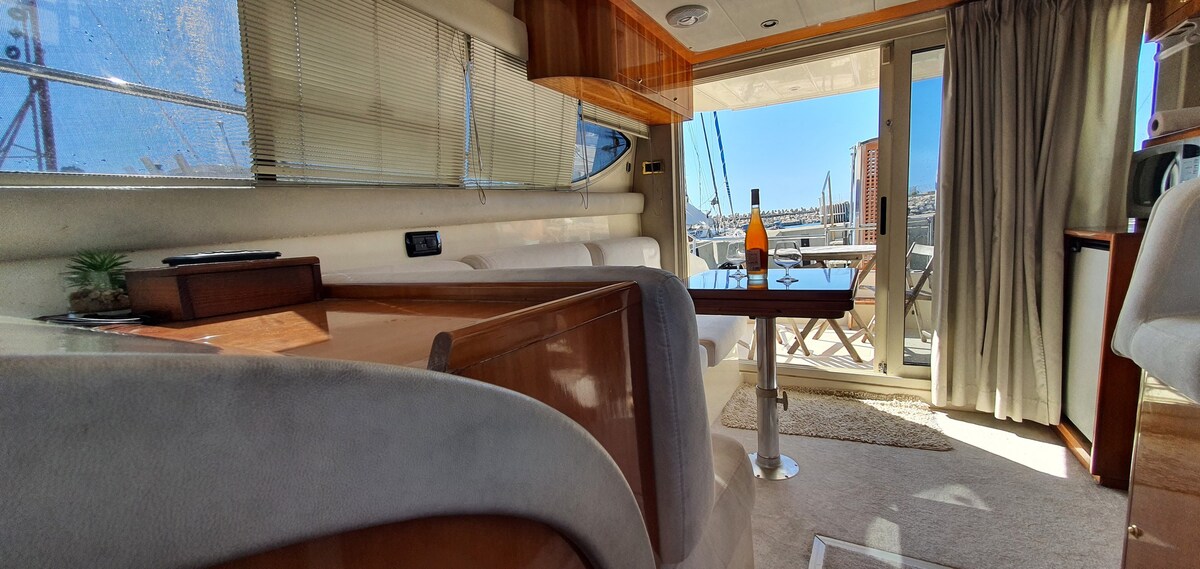 Luxury private yacht in Ashdod