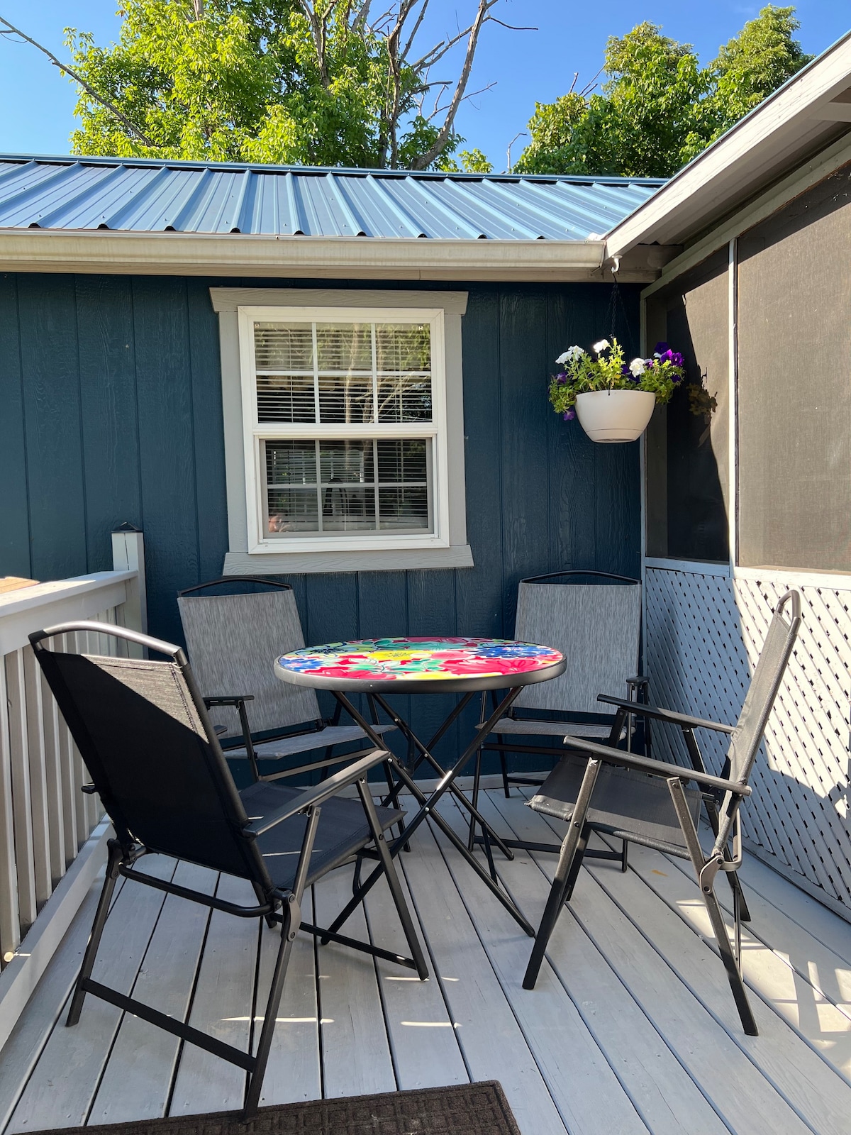 Tiny Bluebird Cottage-Near Seneca Lake