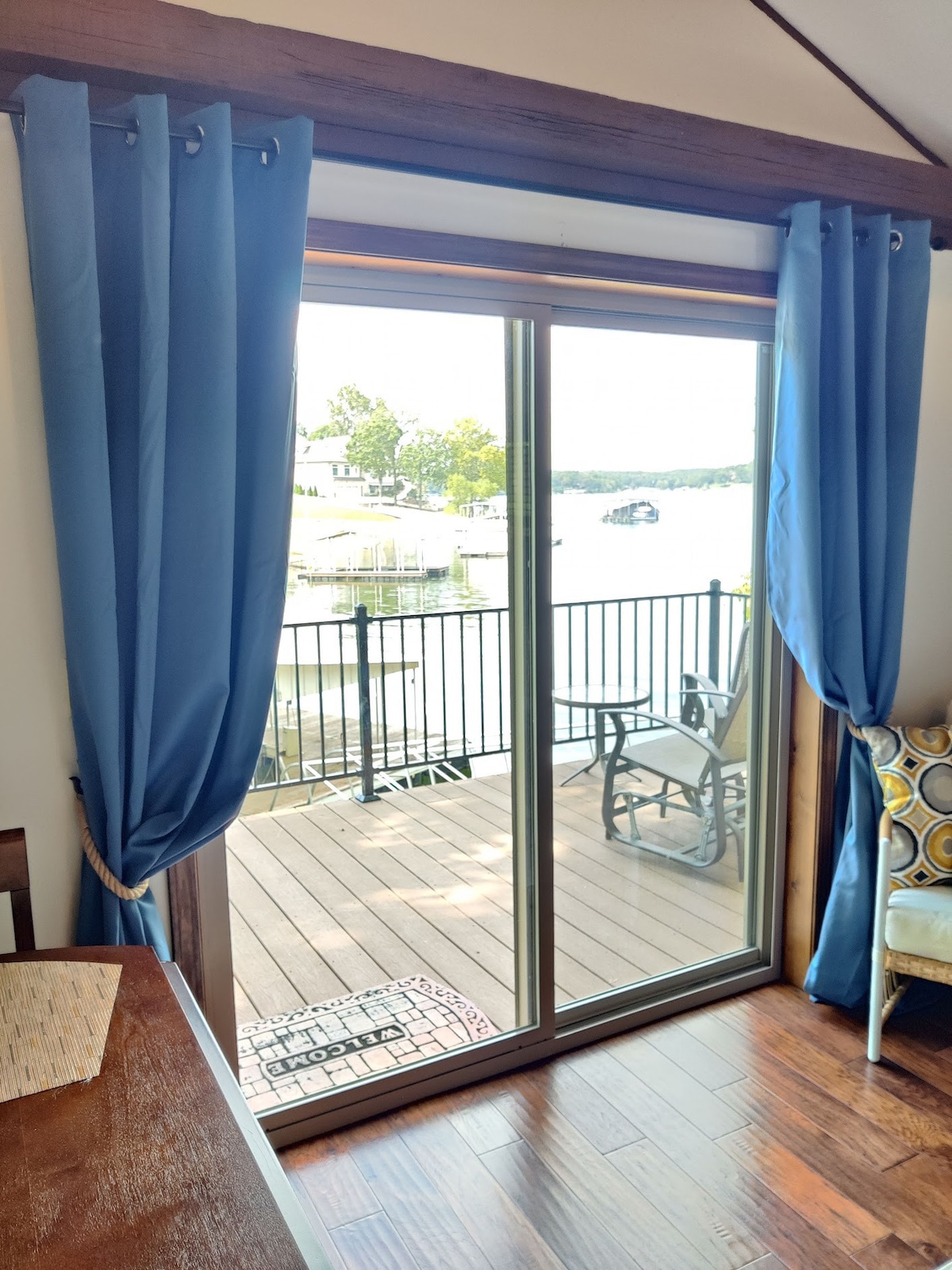 *Boatslip incl* Wakeup on the water. Couples oasis