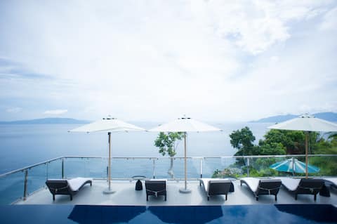 Luxurious 9 Bedroom Villa with 3 pools