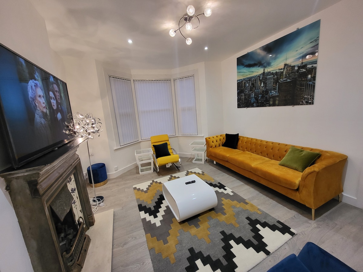 Garland Modern 4 Bedroom Central Apartment London