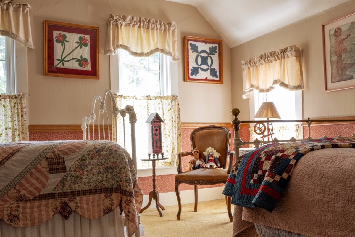 The Three Sisters' Room in cosy BnB