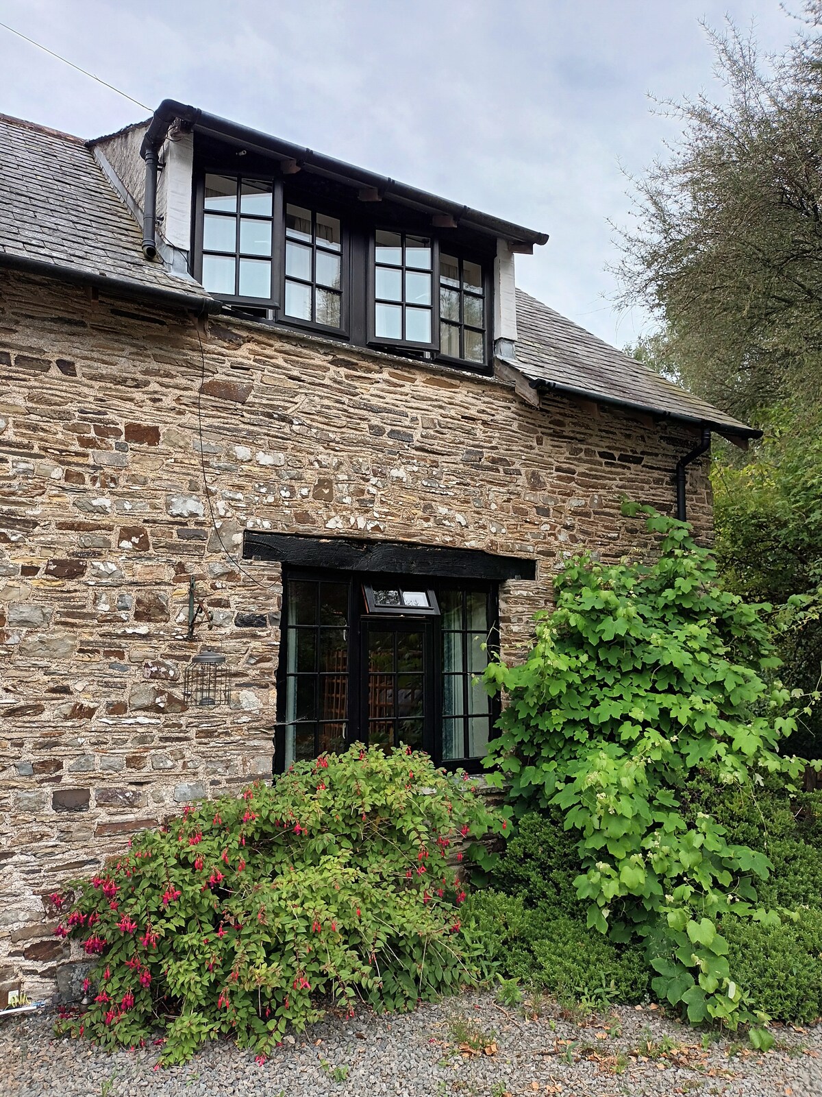 Barn conversion - peaceful with swimming pool