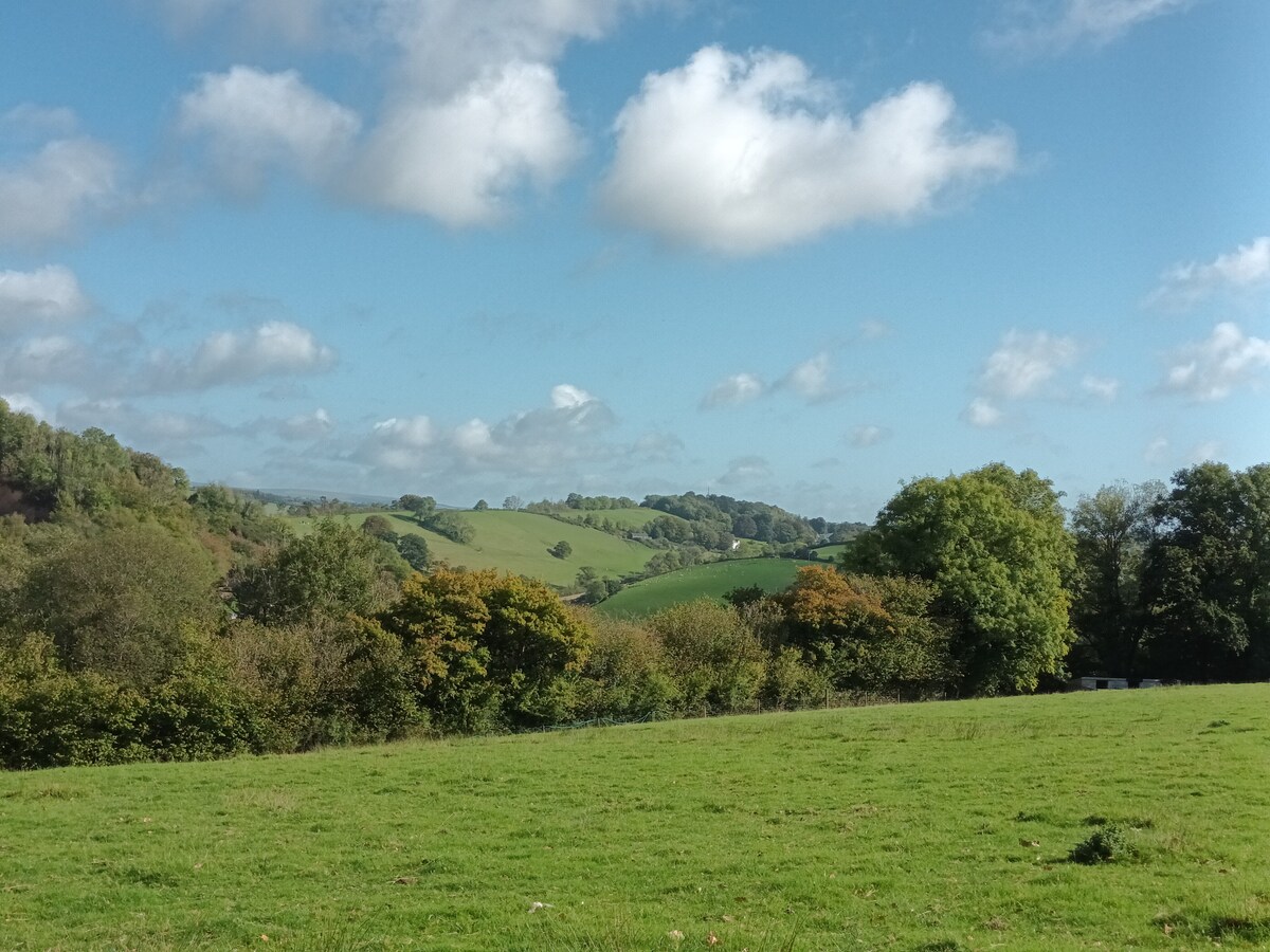 Barn conversion - peaceful with swimming pool