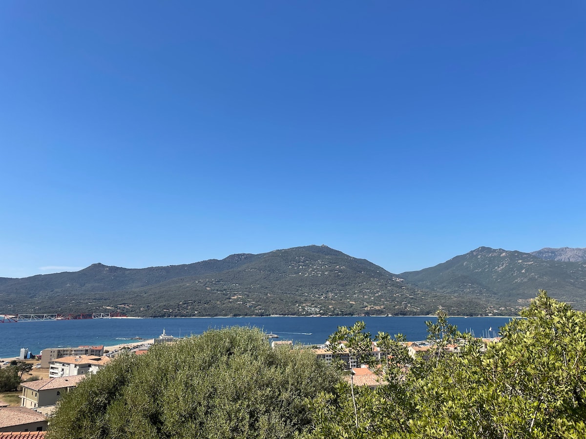 Charmante petite maison avec vue exceptionnelle