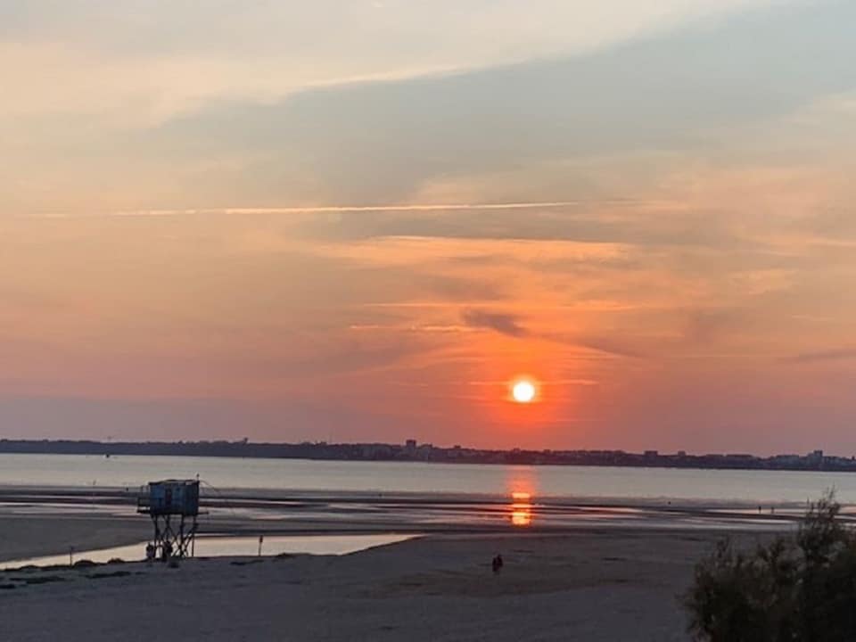 美丽的公寓，可欣赏圣布雷文（ SAINT BREVIN LES ）海景