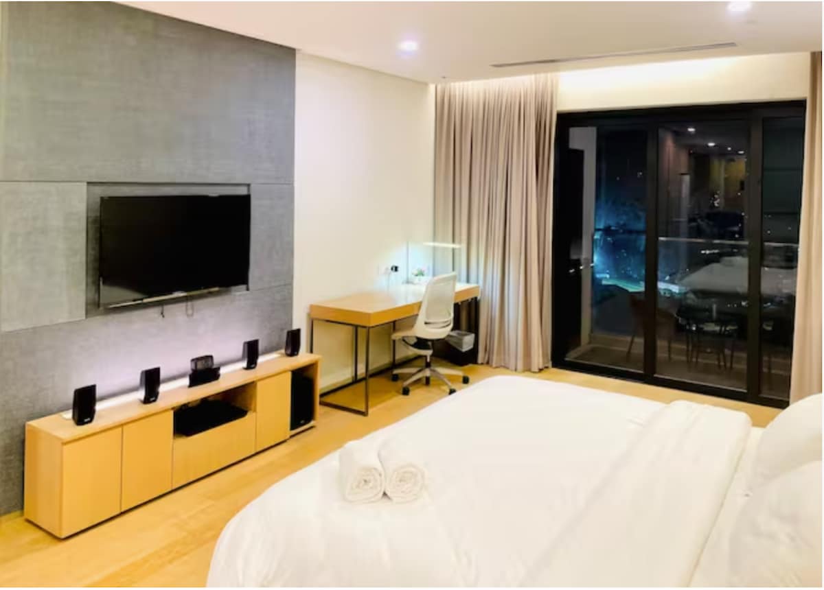 吉隆坡城中城单间公寓套房，带浴缸阳台和Netflix