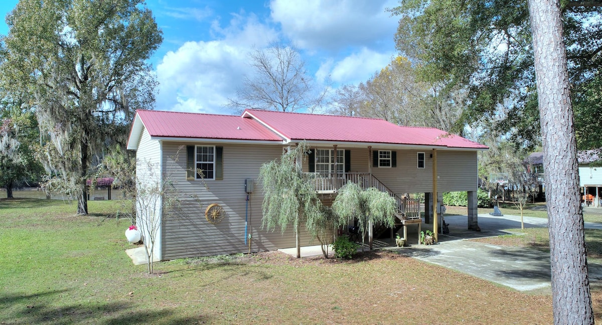 Boat slip on site! 3BR 2BA house