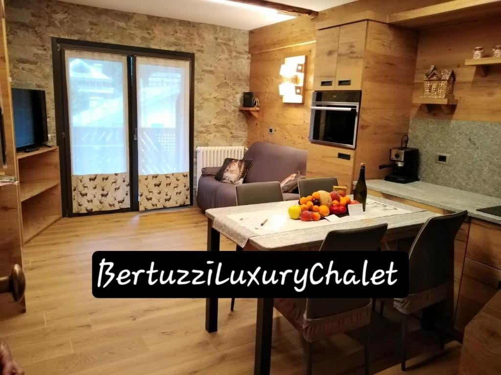 Chalet Luxury in centro Aprica