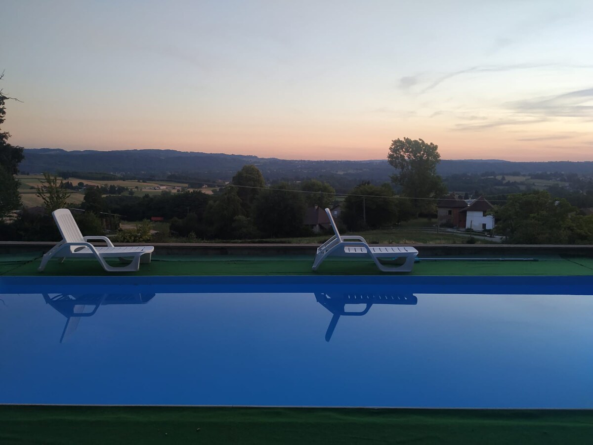 Maison dauphinoise,piscine chauffée,vue montagne