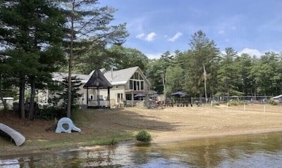 Beautiful Lake Home ~Your Own Private Sandy Beach