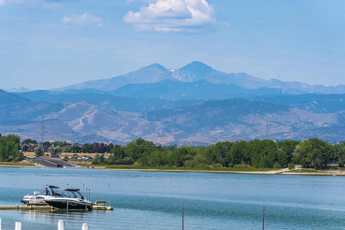 Boyd Lake Townhome 10 minutes from Fort Collins!