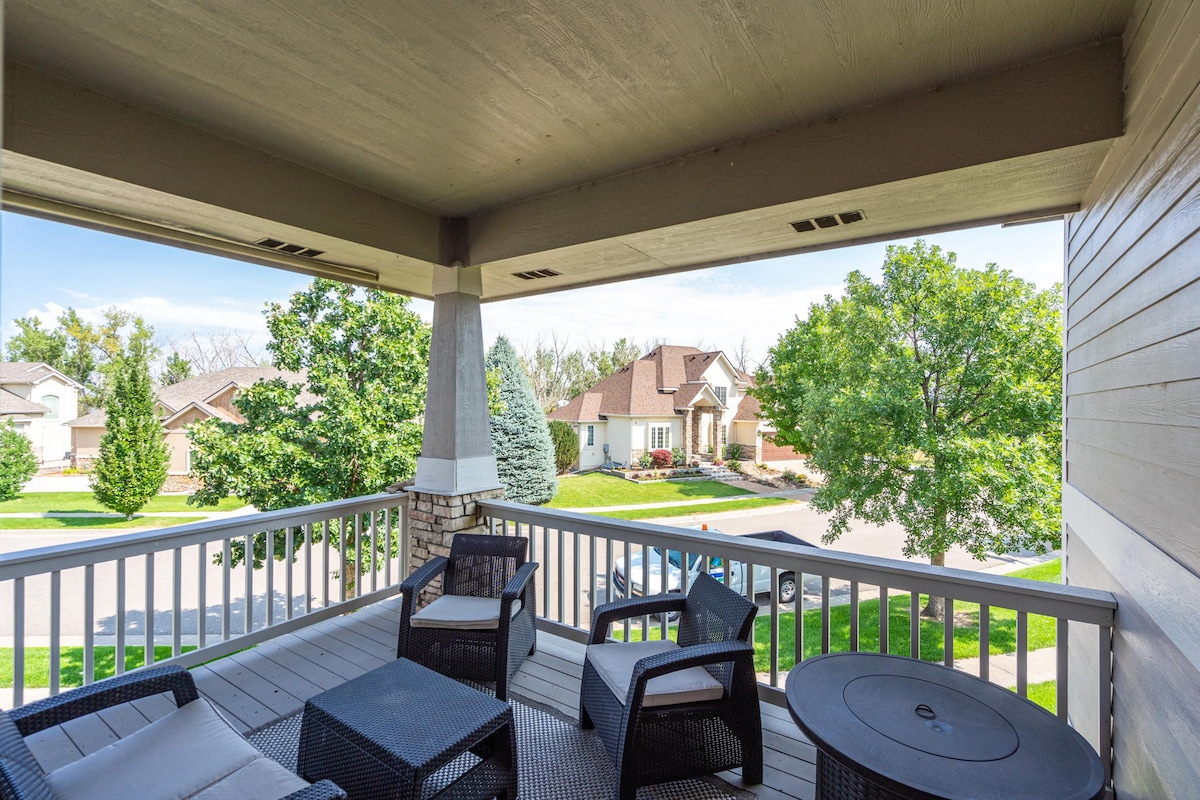 Boyd Lake Townhome 10 minutes from Fort Collins!