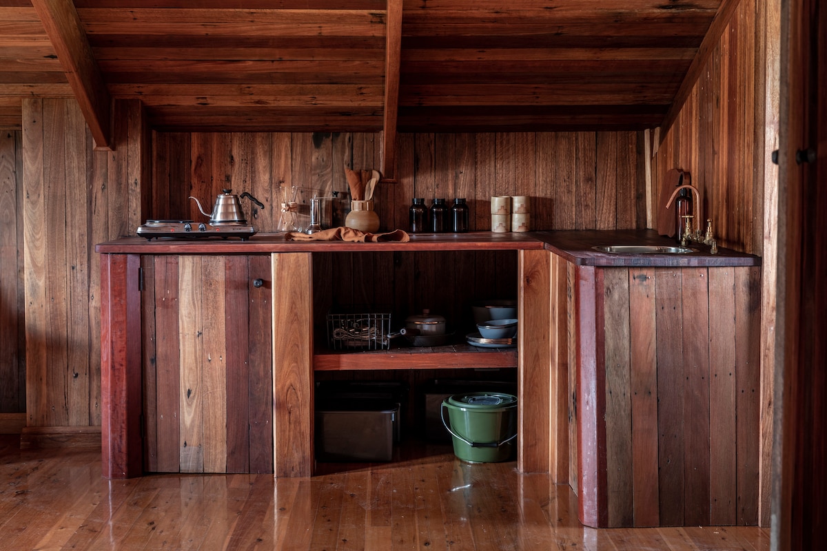 Cabin in the wild at Sugar Rock Ranch