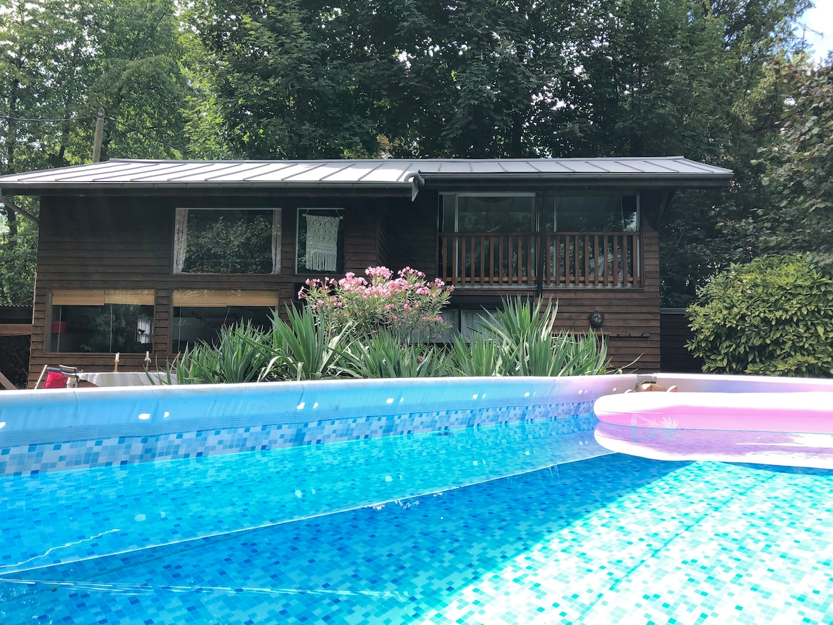 Chalet sur une île paisible limitrophe Paris