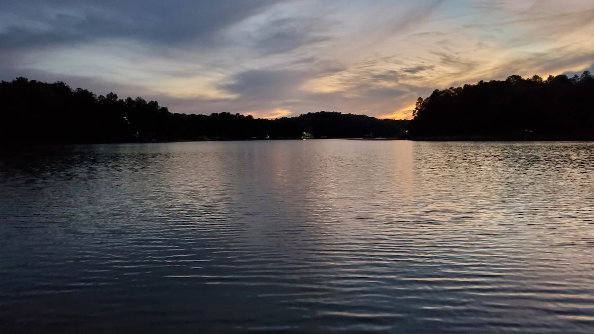 Lakehouse Retreat near Clemson