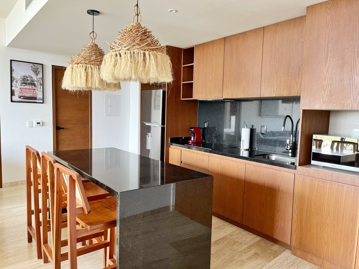 Spectacular 2 BD Apt. with Rooftop Bar & Pool