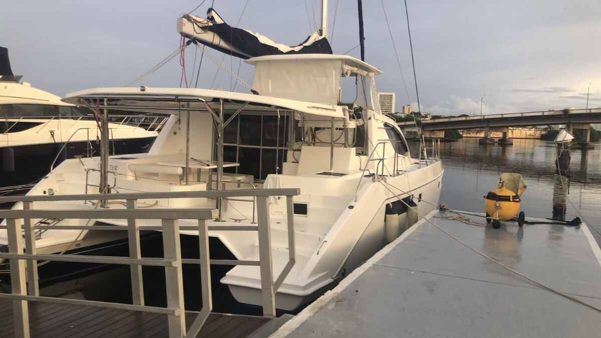 48 ft Luxury Leopard Catamaran for Charter
