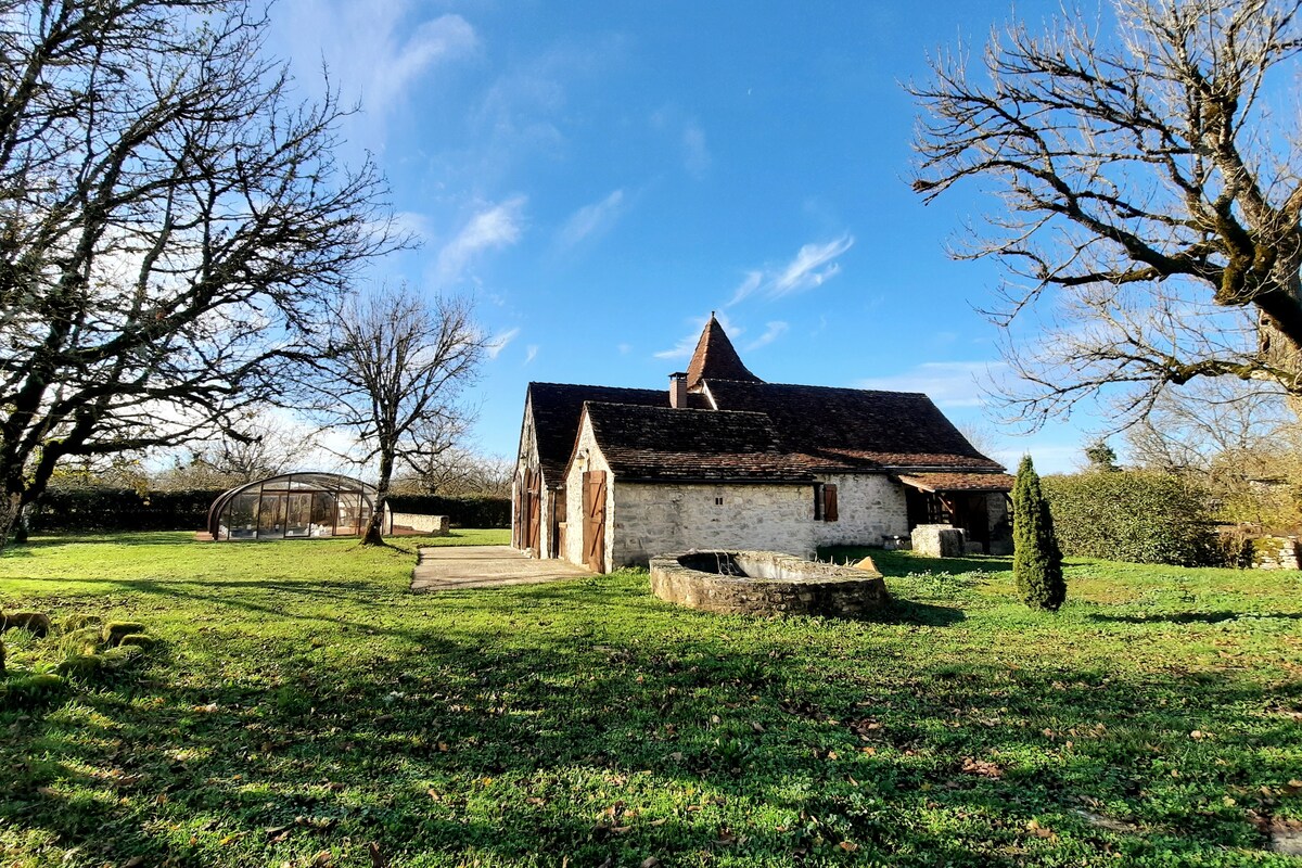 Maison de charme avec piscine couverte et chauffée