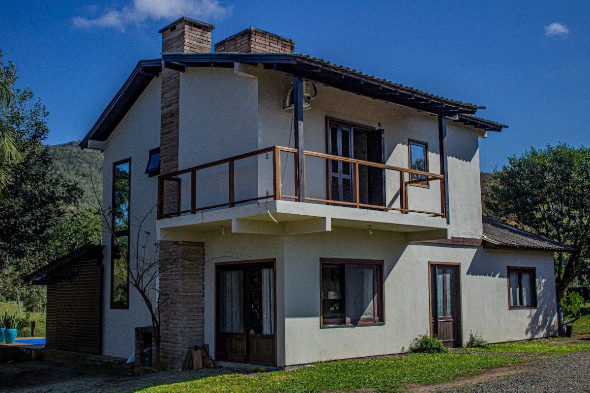 Casa de campo.
Condomínio em Família.