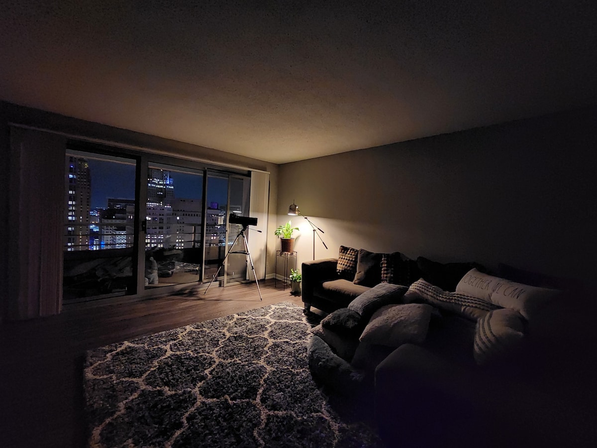 2卧室顶层公寓-景色迷人！欢迎来
到
The D.