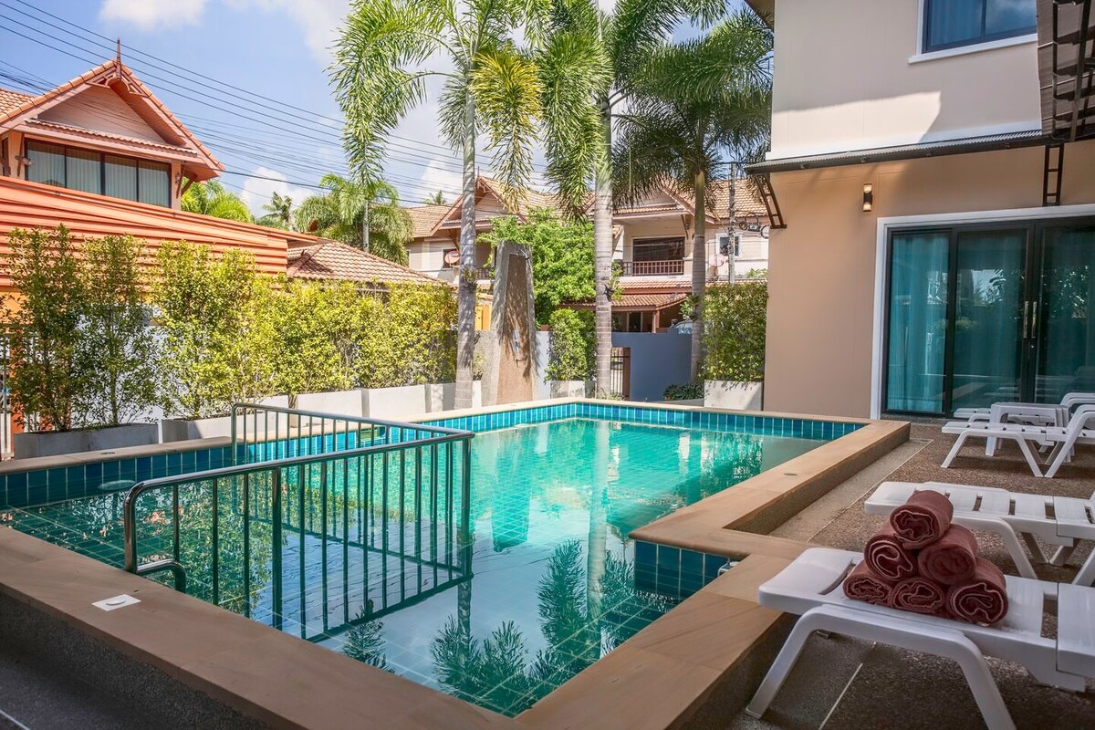 Four Bedroom Thai Minimalist style pool villa