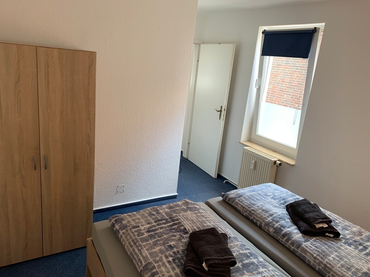 Schöne 2 - 4 Zimmer Whg mit Schlafsofa in Astfeld