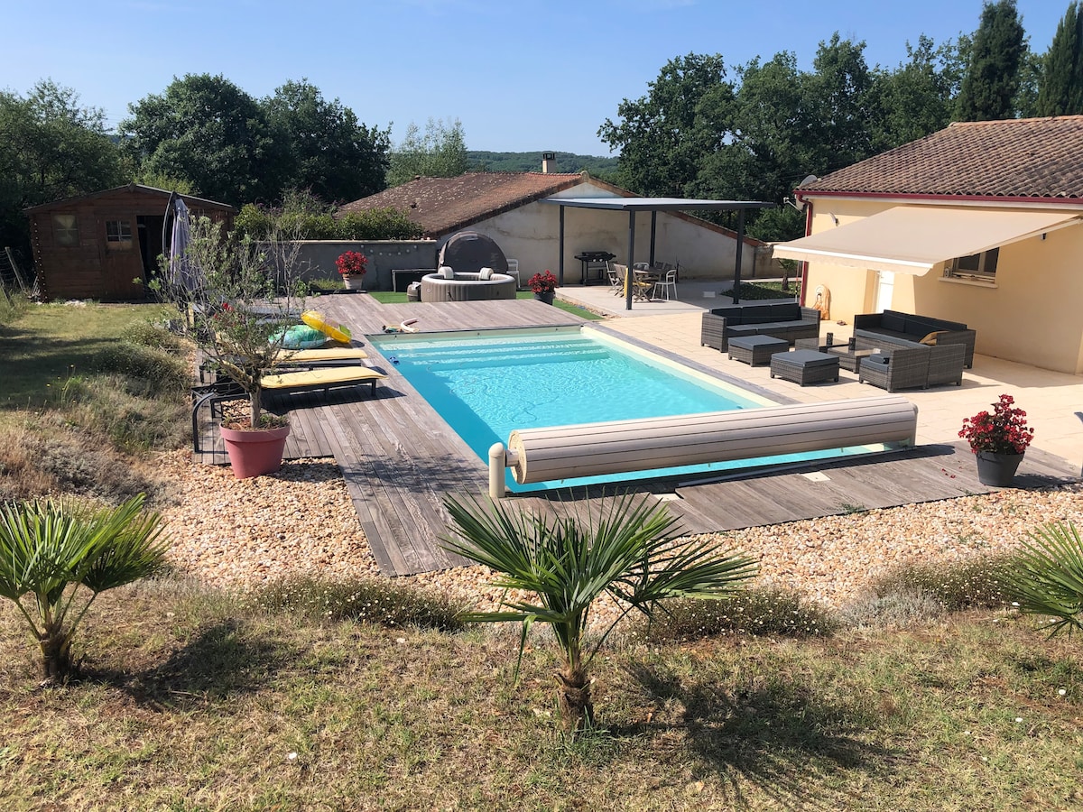 Suite avec piscine chauffée au cœur du Périgord