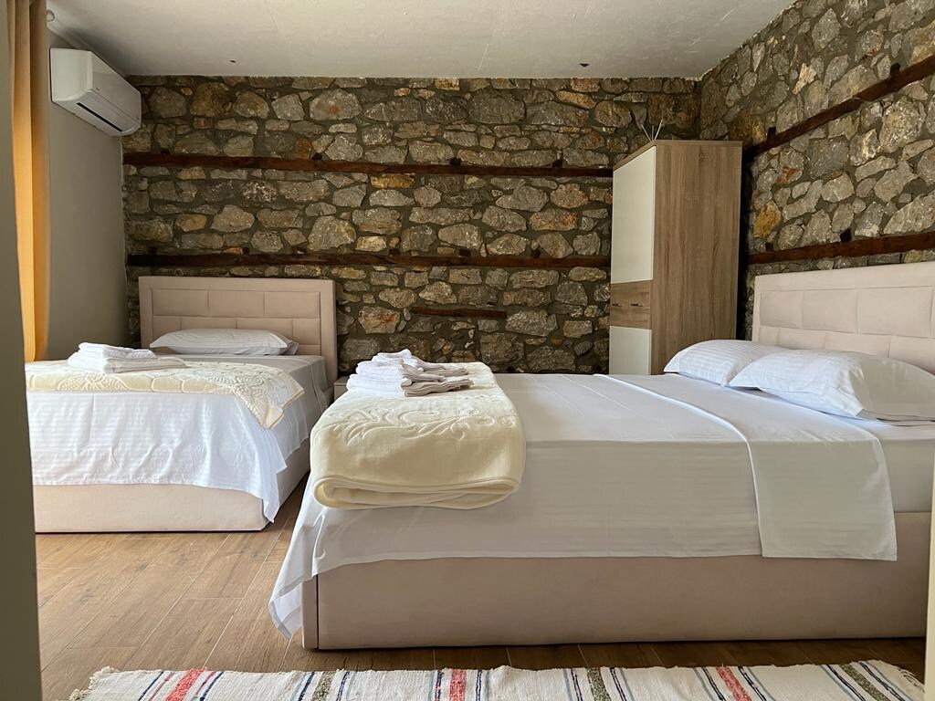 Comfort Triple Room- Vila NDRIO (Tushemisht)