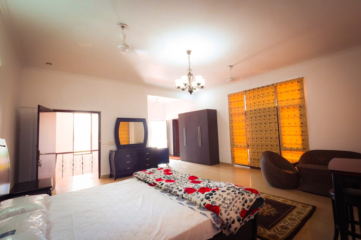 Pallavan X 8MH || Palval Farmstay with Pool