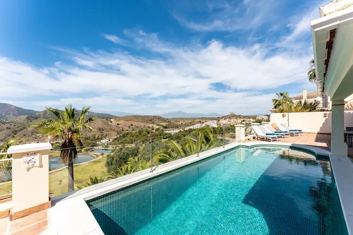 luxe Villa Paradise Malaga swimming pool 3bedrooms