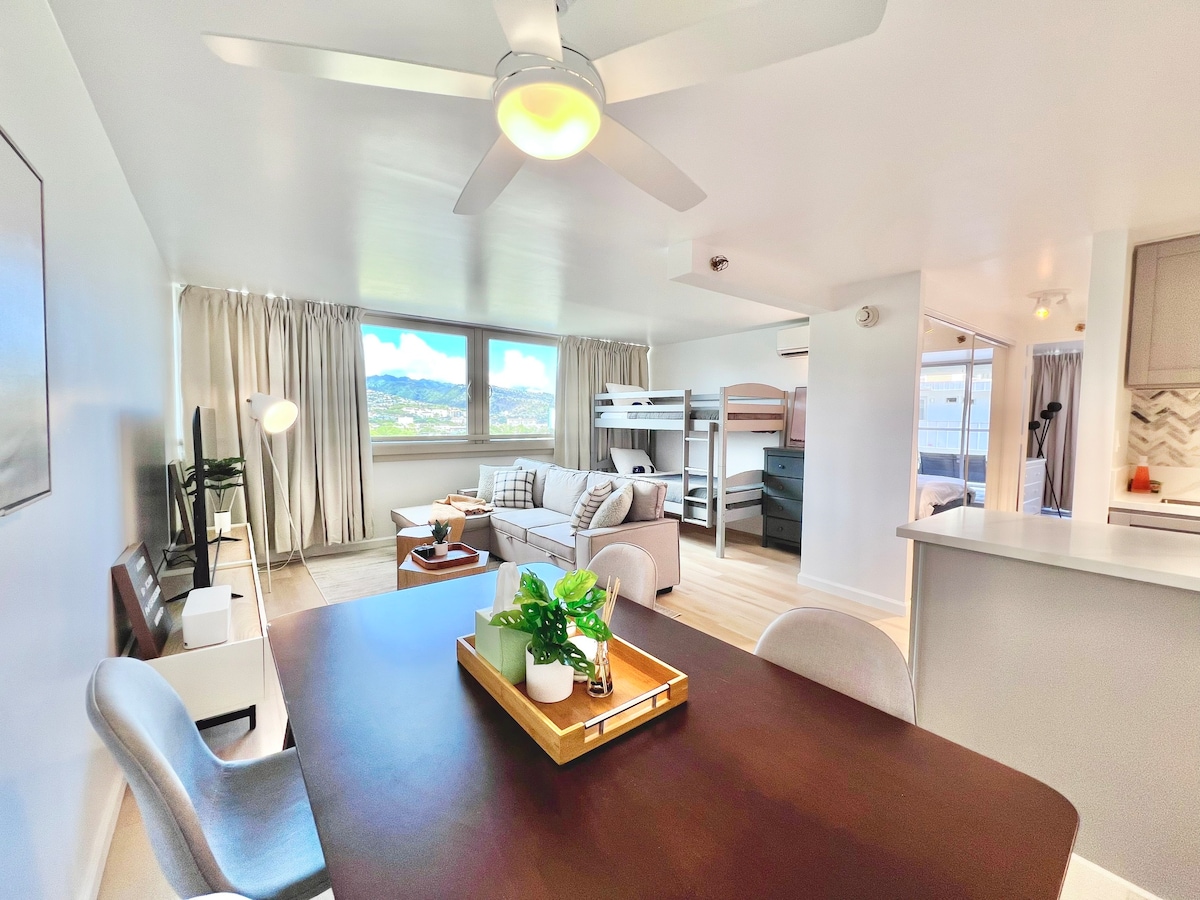 Cozy & Modern Waikiki Family/Group Vacation Condo