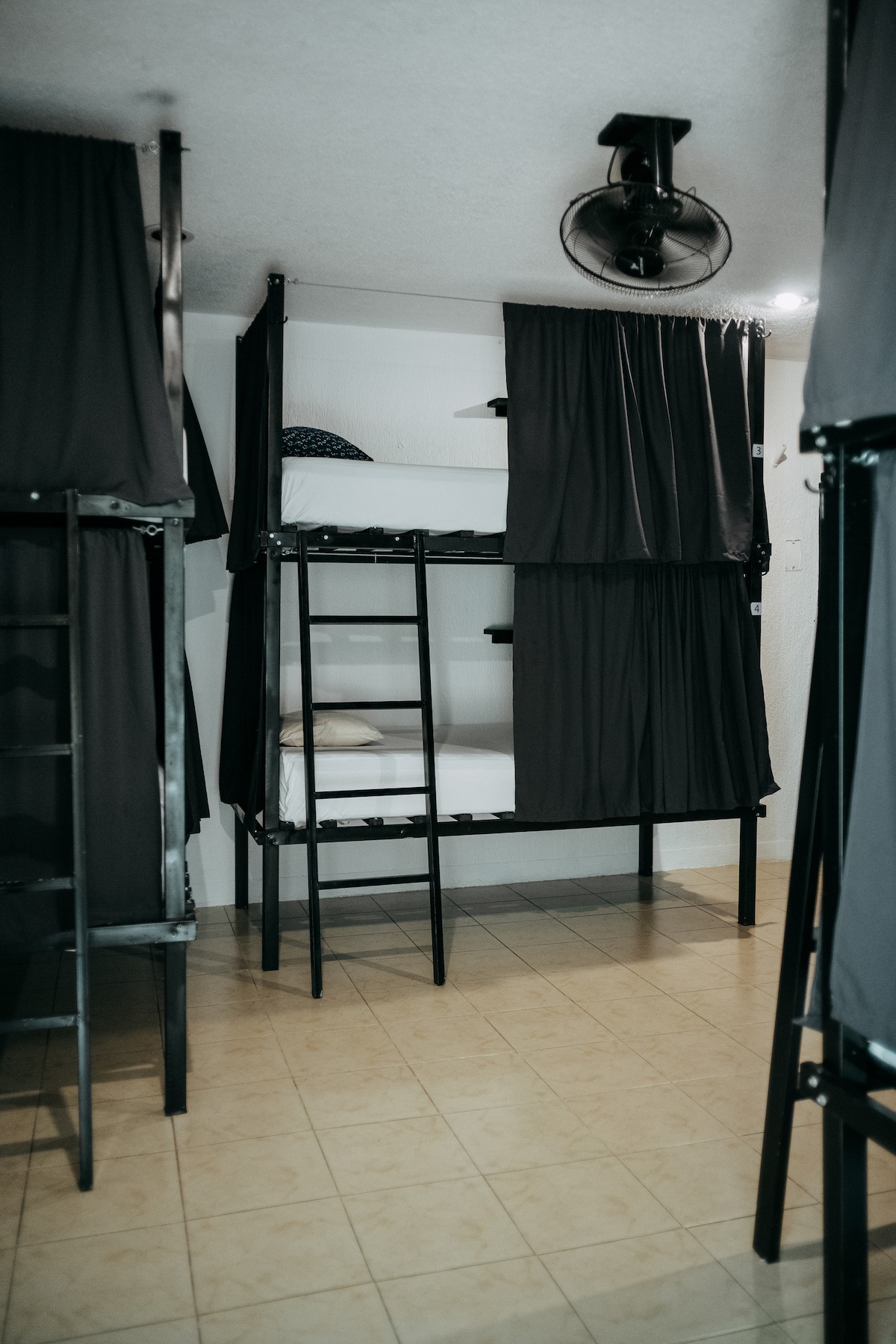 Cama en Dormitorio compartido de 8 Valladolid