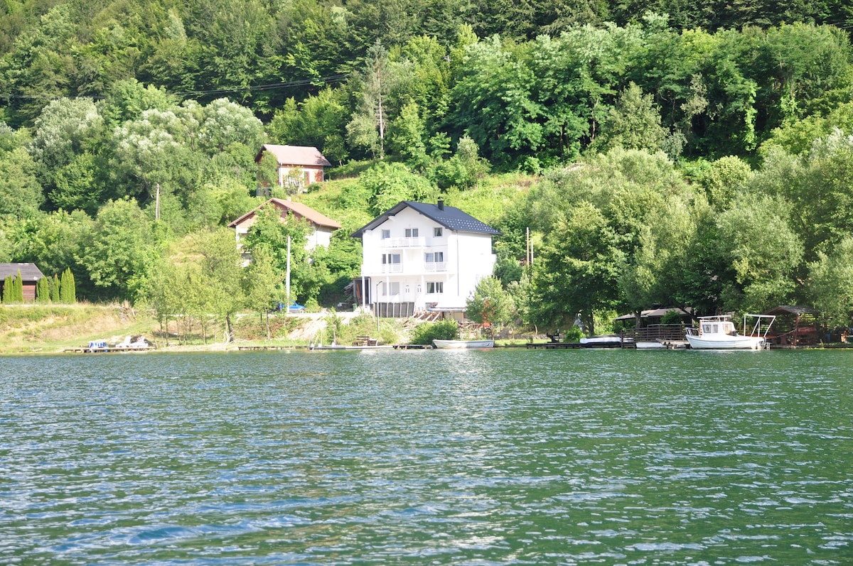 普利瓦湖别墅（ Villa Pliva Lake ）