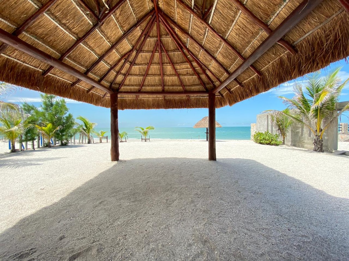 Palapa privada junto a la playa