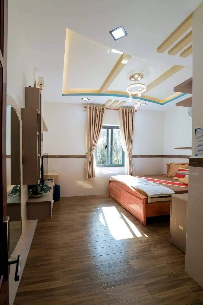 Double bed room at Tuyết Tám Con Dao motel