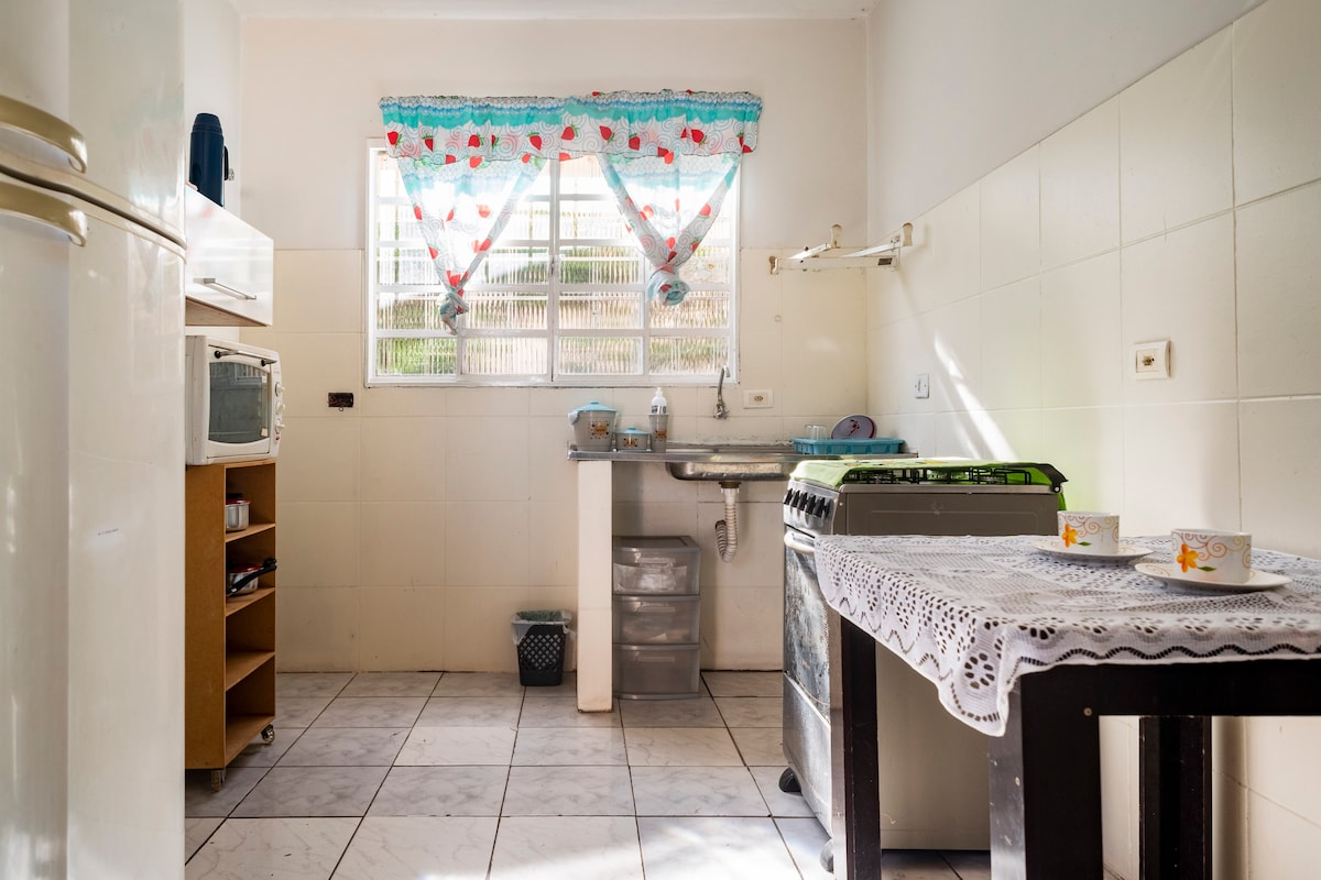 Casa em condomínio fechado região Central